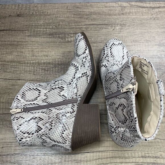 Rampage~Women’s~Light Snake Skin Ankle Booties~Size 8 - Picture 7 of 9